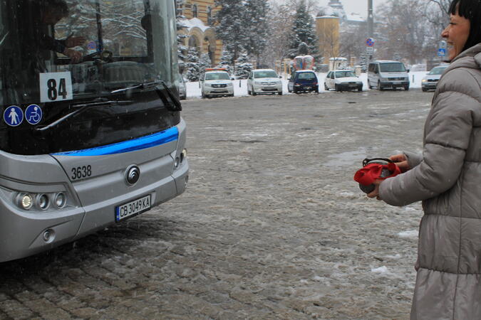 Първият батериен електробус в България от вчера се движи по линия 84 в София