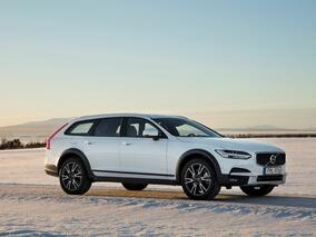 Живей тук и сега с новото Volvo V90 Cross Country THE GET AWAY CAR