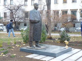 Паметник на Атанас Буров открит с финансовата подкрепа на председателя на Надзорния съвет на КТБ 
