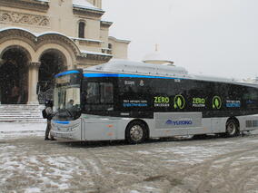 Първият батериен електробус в България от вчера се движи по линия 84 в София