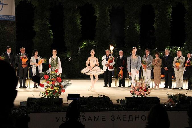 Запалиха огъня на балетната олимпиада във Варна