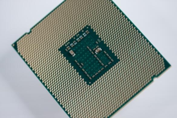 Най-новите Intel® Xeon® процесори ускоряват трансформацията на центровете за данни за Ерата на дигиталните услуги