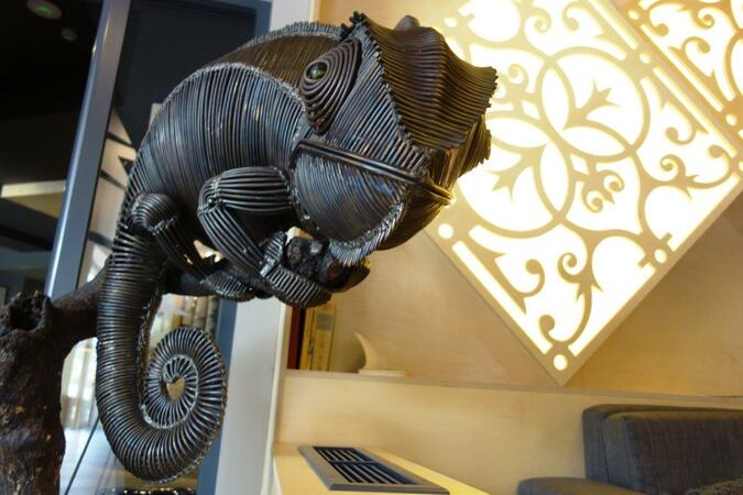 Скулптурите на Антон Урдажиев радват гостите на хотел АРТЕ